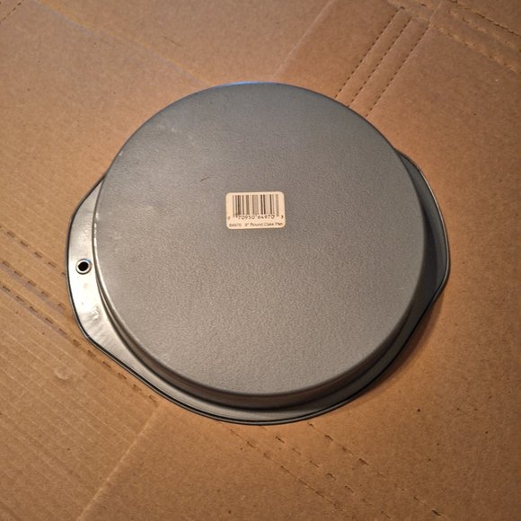 9" round cake pan - Picture 2 of 7